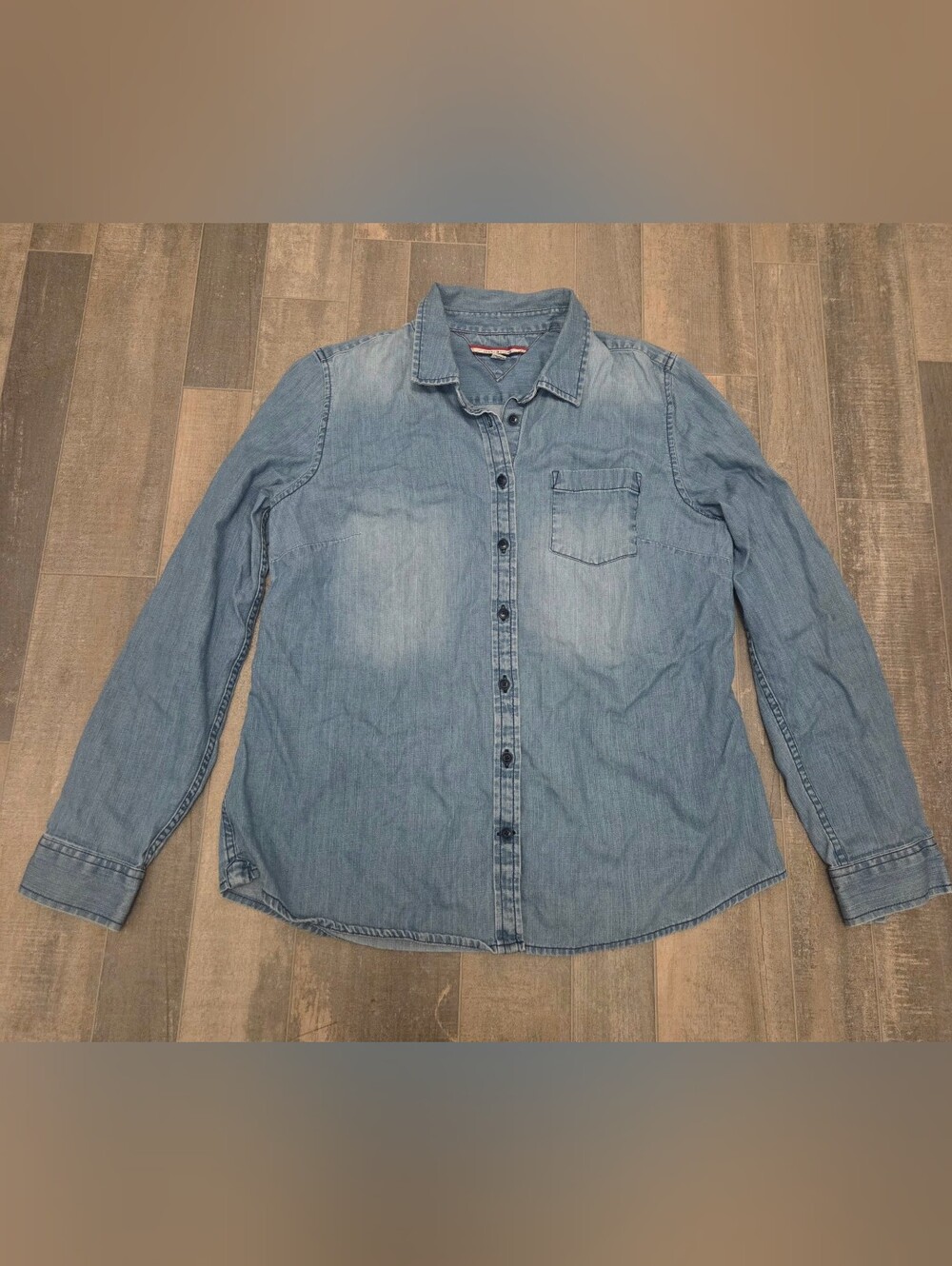 Tommy Hilfiger Women's Denim Button Down Shirt Large